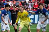 HSV-Torwart Sander Tangvik jubelt nach einer seiner Paraden in Leverkusen.