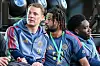 Manuel Neuer und Serge Gnabry beim Pokalfinale auf der Tribüne