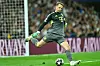 Manuel Neuer beim Abschlag