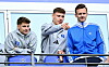 Loic Favé, Nicolai Remberg und Claus Costa auf der Tribüne des Volksparkstadions