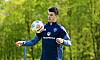 Luka Vuskovic mit dem Ball an der Brust.