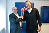 Handball Sport Verein Hamburg: Christian Hüneburg und Johannes Bitter klatschen sich ab