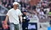 Alexander Blessin schreit bei einem Spiel des FC St. Pauli in der Bundesliga