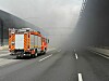 Dichter Rauch zieht aus dem Stellinger Tunnel über die A7.