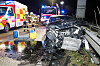 Bei dem Unfall wurden die Fahrzeuge schwer beschädigt und teils stark deformiert.