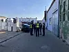 Polizeibeamte auf dem Grundstück an der Billstraße.