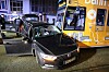 In Rostock ist ein Autofahrer mit einer Straßenbahn kollidiert.