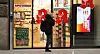 Eine Frau geht an einer Apotheke in der Mönckebergstraße entlang.