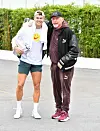 Rune und Becker Arm in Arm
