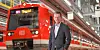 S-Bahn-Chef Kay Uwe Arnecke steht vor der hochmodernen S21.