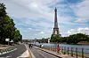 Bröckelndes Wahrzeichen von Paris: der Eiffelturm