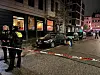 Mehrere Autos wurden beschädigt und die Scheiben des Restaurants zerstört.