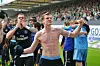 Marcell Jansen bejubelt den Klassenerhalt in Fürth