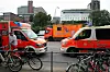Direkt an den Landungsbrücken hat die Feuerwehr am Freitagmorgen eine Wasserleiche aus der Elbe geborgen.