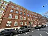 Die denkmalgeschützte Alte Schule in der Seilerstraße 41/43 in Hamburg-St. Pauli.