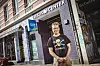 Stifter Garlef Körner (45) vor dem Jesus Center im Schanzenviertel.