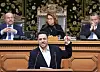 Deniz Celik (Die Linke) während einer Sitzung der Hamburgischen Bürgerschaft (Archivbild).