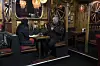 Podcast-Aufnahme: Marco Apfler mit Redakteurin Wiebke Bromberg in der „Olivia Jones Bar“.