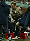 Hoffenheims Kevin Vogt riss sich bei seiner Auswechslung kurz nach der Pause das Trikot vom Leib.