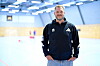 Johannes „Jogi“ Bitter steht in der Halle beim Trainingsauftakt des Handball Sport Verein Hamburg.