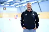 Johannes „Jogi“ Bitter steht in der Halle beim Trainingsauftakt des Handball Sport Verein Hamburg.