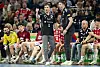 Torsten Jansen und Blazenko Lackovic coachen den HSV Hamburg an der Seitenlinie gegen THW Kiel.