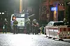 Mit einem großen Lichtmast haben die Polizisten den Tatort ausgeleuchtet.