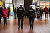 Zwei Bundespolizisten in der Wandelhalle im Hamburger Hauptbahnhof. (Symbolfoto)