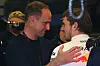 Red Bull-Geschäftsführer Oliver Mintzlaff spricht mit Formel 1-Fahrer Max Verstappen