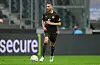 Karol Mets feierte beim Test in Mönchengladbach sein St. Pauli-Debüt.