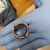Diesen massiven Penisring musste die Feuerwehr mit einer Metallsäge entfernen.