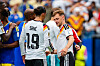 Deutsche Spieler stehen im NRG Stadium eng beieinander nach des WM-Spiels gegen Curaçao.