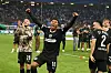 Joel Chima Fujita jubelt nach dem Derby-Sieg