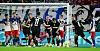 Adam Dzwigala feiert sein 1:0 für St. Pauli beim HSV