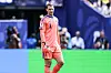 Manuel Neuer im pinken Deutschland-Trikot beim Aufwärmen im New York-New Jersey Stadium.