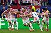Nikola Vlasic feiert mit Kroatiens Mannschaftskollegen nach dem zweiten Tor gegen Ghana.