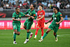 Dawhan 23 und Guilherme Ramos 5 jubeln für Beijing Guoan nach einem Tor in Nanjing.