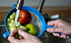 Obst-mit-Natron-waschen-Experte-warnt-vor-diesem-Trick