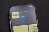 Smartphone mit Wero-Wallet-Logo auf dem Display