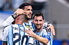 Alexis Mac Allister, Leandro Paredes und Lionel Messi jubeln nach Argentiniens 2:0 gegen Österreich in Arlington.