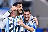 Alexis Mac Allister, Leandro Paredes und Lionel Messi jubeln nach Argentiniens 2:0 gegen Österreich in Arlington.