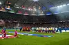 Volksparkstadion in Hamburg vor dem Viertelfinale Portugal gegen Frankreich, Spielerreihen auf dem Rasen.