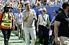 Jürgen Klopp winkt vor dem WM-Spiel Deutschland gegen Paraguay im Boston Stadium in Foxborough den Fans zu.
