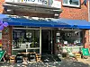 Im „Magnus-Hirschfeld-Centrum“ in Winterhude hat ein neues Café eröffnet.
