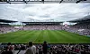 Volles Millerntor-Stadion in Hamburg beim Bundesliga-Spiel FC St. Pauli gegen Mainz 05.