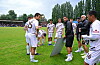 St. Pauli mit Marcel Rapp und Spielern bei der Besprechung am Spielfeldrand in Hamburg vor dem Testspiel.