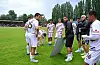 St. Pauli mit Marcel Rapp und Spielern bei der Besprechung am Spielfeldrand in Hamburg vor dem Testspiel.