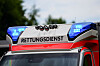 Am Mittwochvormittag kam es zu einem tödlichen Unfall in Ostfriesland. Der Rettungsdienst konnte den 52-Jährigen nicht mehr retten. (Symbolbild)