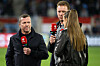 Lothar Matthäus und Julian Nagelsmann sprechen mit Laura Wontorra am Spielfeldrand.