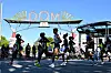 Frauen-Elite läuft am Millerntorplatz in Hamburg beim Haspa Marathon vorbei.